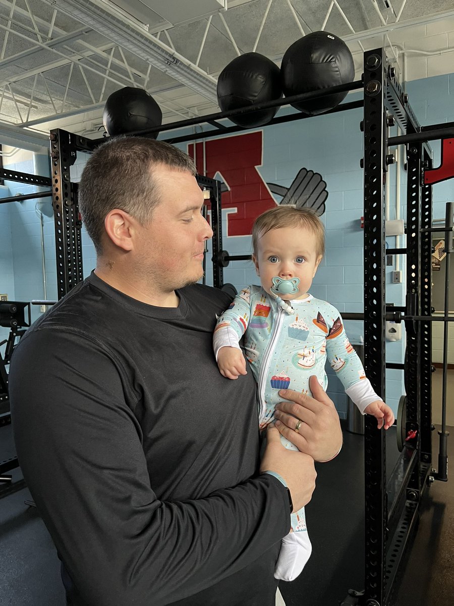 boystenniscoach's tweet photo. In recruiting, it’s important to have standards. 

I always wait until someone is 1 year old before I recruit them.🎾

Parker Bradley came to AHS today for his official visit. He knows how to celebrate his 1st birthday 🎉 🎂 🎈.

@sethbradley34 is making things difficult ⚾️. 😐 https://t.co/4lOIyEYlgQ