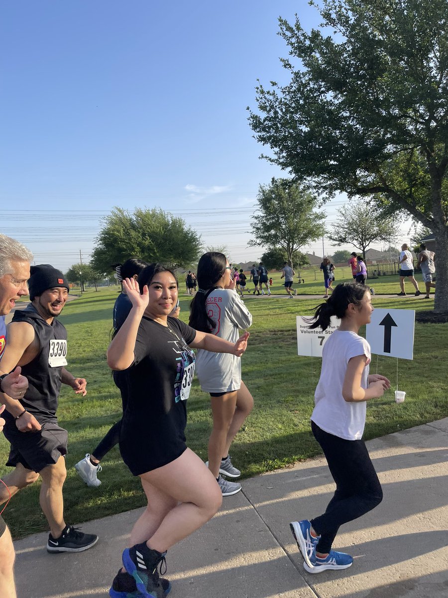 Had the opportunity to cheer on runners @ the <a href="/cfisd/">cfisd</a> Superintendent’s Fun Run. Station 6&amp;7 held down by Creek’s Finest-GBB, GTrack, GGolf, Swim, VB &amp; BSB! Hooper Mika Neri-Kanai crushed the competition! <a href="/CyCreekBooster/">CyCreekBooster</a> <a href="/CCHSGirlsTF/">CyCreek Girls Track & Field</a> <a href="/CyCreekBaseball/">CyCreek Baseball</a> <a href="/CyCreekAquatic/">Cy Creek Aquatics</a> <a href="/CCHSCougarVB/">Cy Creek Volleyball</a>