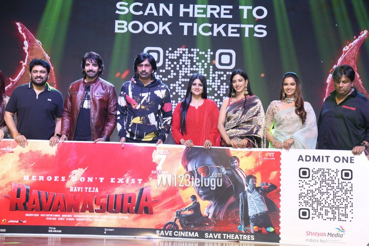 123telugu-on-twitter-photos-ravanasura-movie-pre-release-event
