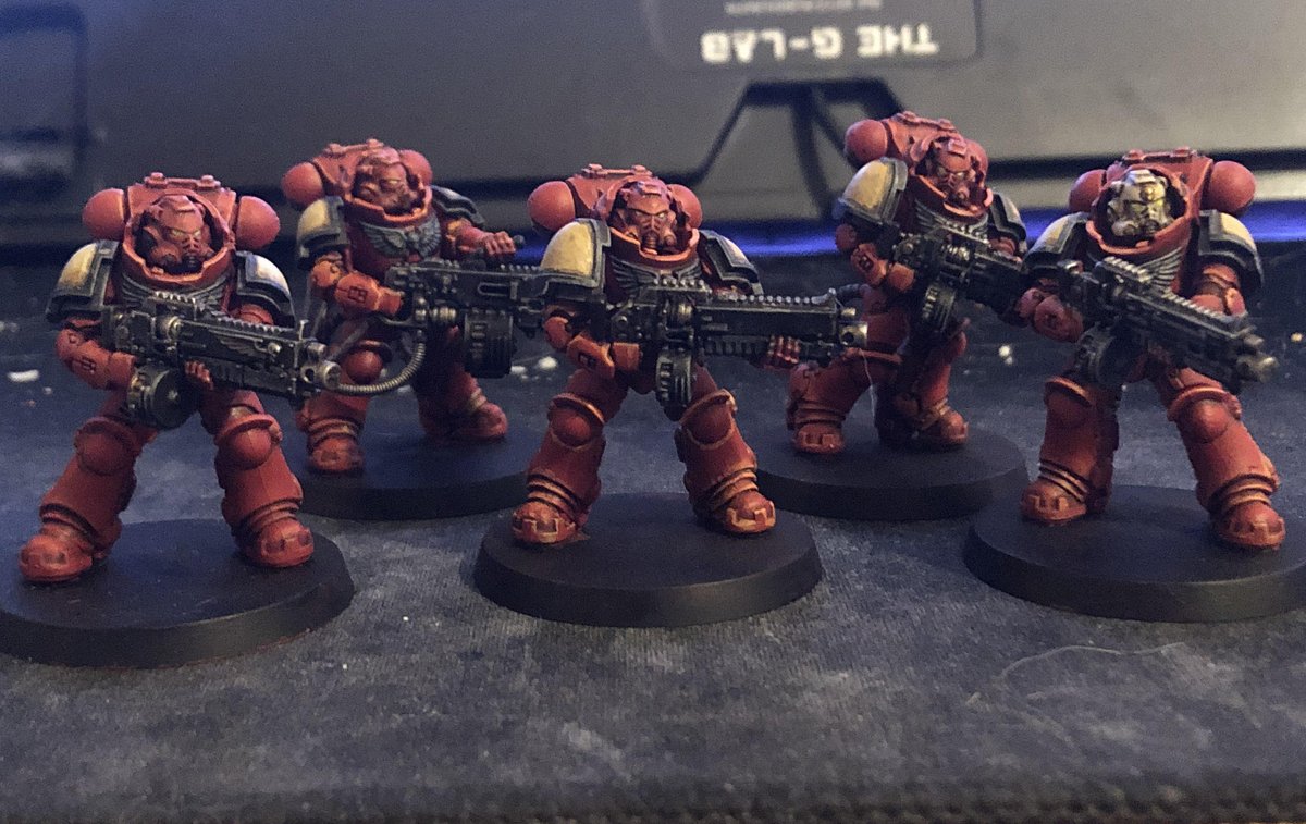 BolisGuillaume's tweet photo. My first squad of Blood ravens heavy intercessors I painted a few months ago. #miniaturepainting #w40k #warhammer40000 #WarhammerArt #spacemarines #bloodravens #WarhammerCommunity https://t.co/Z1dbOfvgKz