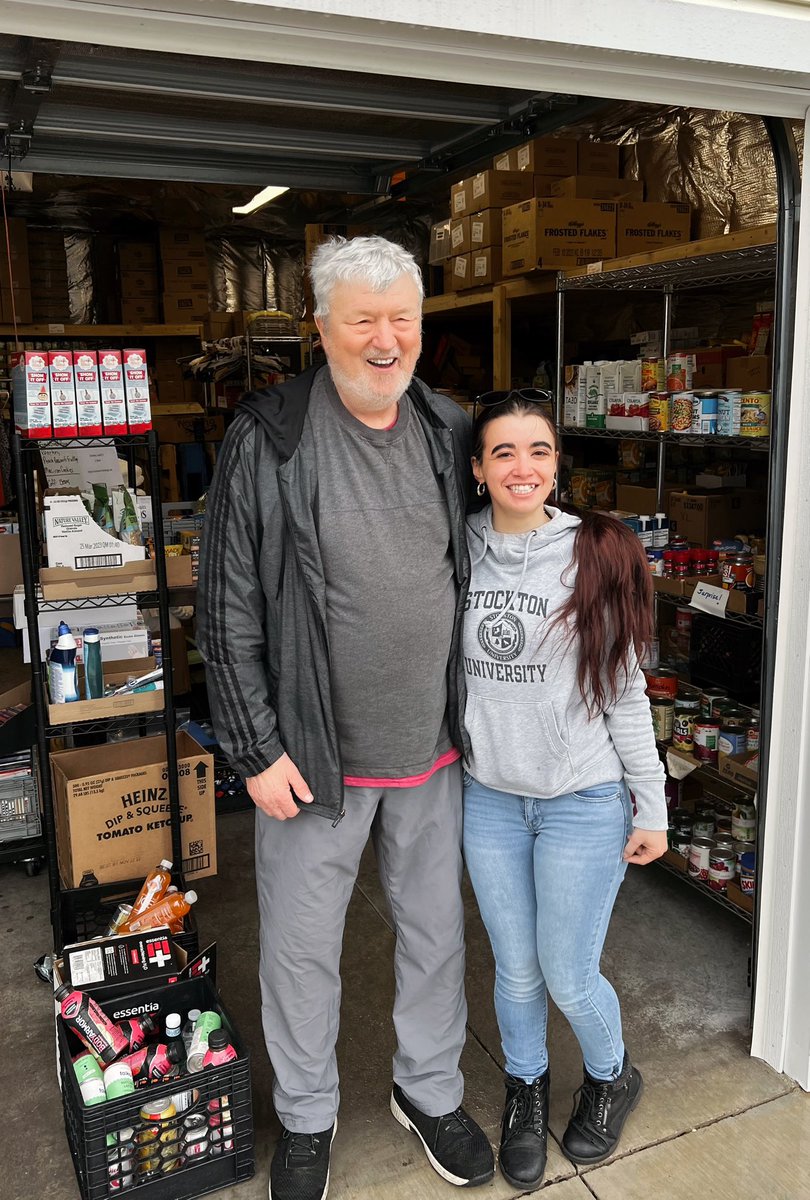 LSpicer25's tweet photo. We did it! We completed our first food drive! We dropped our donation to Food Bank of South Jersey at the Holy Eucharist Church in Tabernacle, Nj! They are wonderful people who help so many families in need! They even helped my own when we were growing up! #WebT23 #GlobalGoals https://t.co/w1XKrk8Yzv