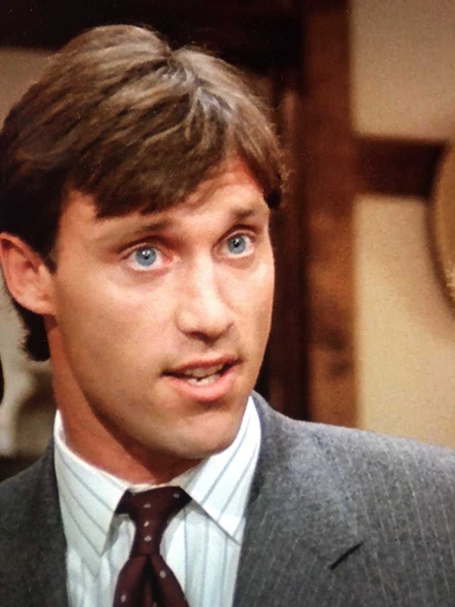 jessgoldschmidt's tweet photo. All I want is for “Pokerface” to adopt the “Murder She Wrote” repertory company approach &amp; just keep letting the same supporting actors play different parts every season, like this guy:

Publicist:                               Doctor: https://t.co/NAKL4mt0r1