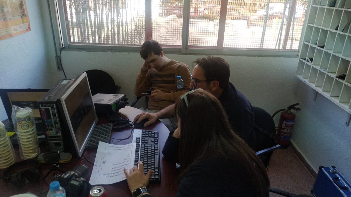 EA4URA's tweet photo. Agradecer siempre la implicación de nuestros socios y colaboradores por hacerlo posible y por la disposición en participar en esta modalidad de concursos no solo disfrutando si no enseñando a otros colegas la dinámica en los #contest. #EARTTY
#SomosURE #SomosRadioaficionados https://t.co/RQukKRG2Yc
