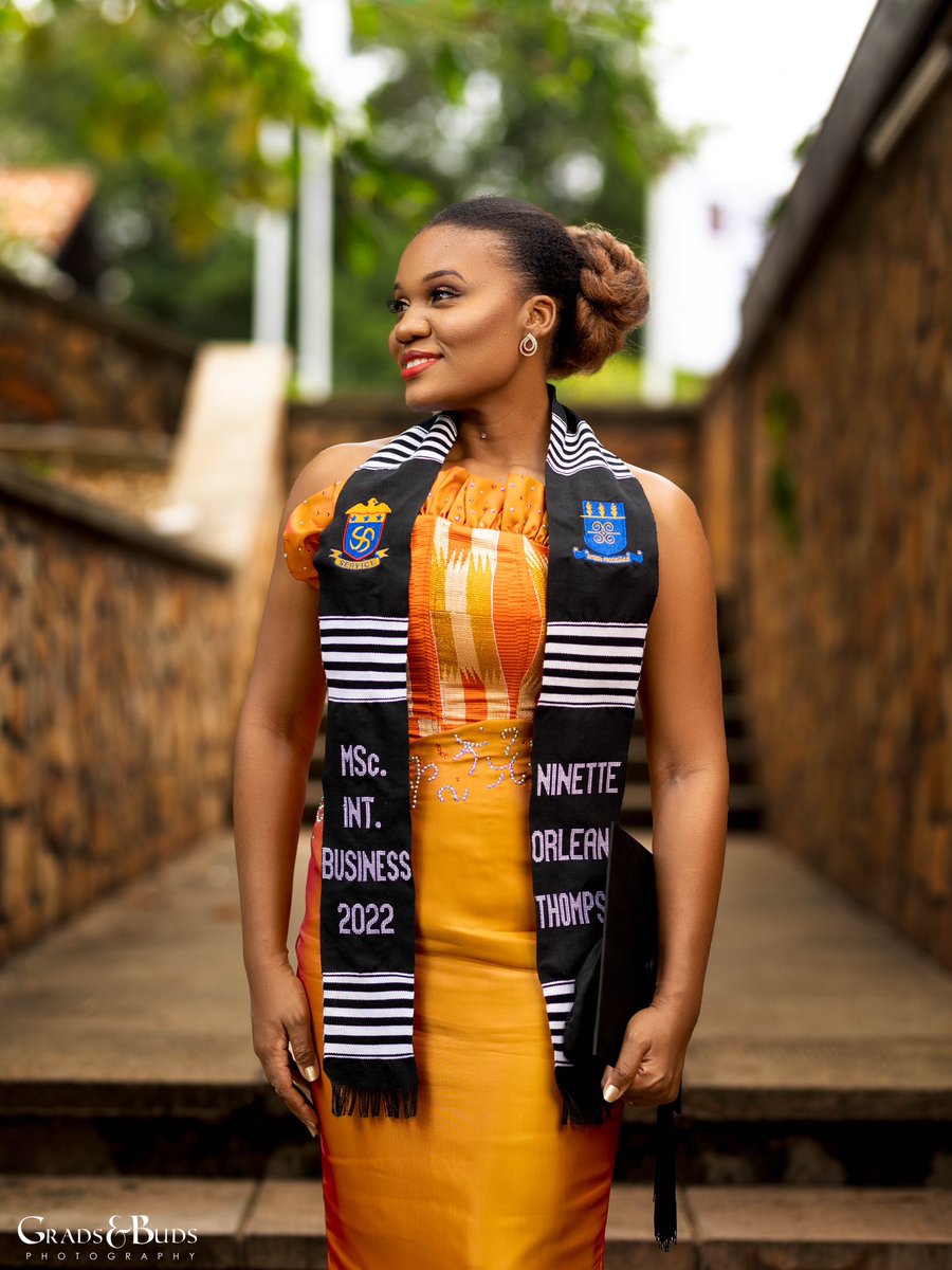 _aattuquaye's tweet photo. Ninette’s Graduation🎊🎊
.
.
#Graduation2023 #LegonGraduation https://t.co/29PFBp40JO