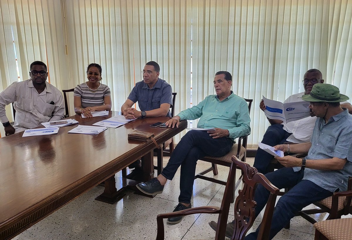 MalahooForteMP's tweet image. @AndrewHolnessJM Administration is working on various #MajorInfrastructureProjects to improve connectivity &amp;amp; ease of movement across #Jamaica. We in #west are focused on #MontegoBayPerimeterRd &amp;amp; looking forward to #HopewellPerimeterRdProject. Also working on community roads.