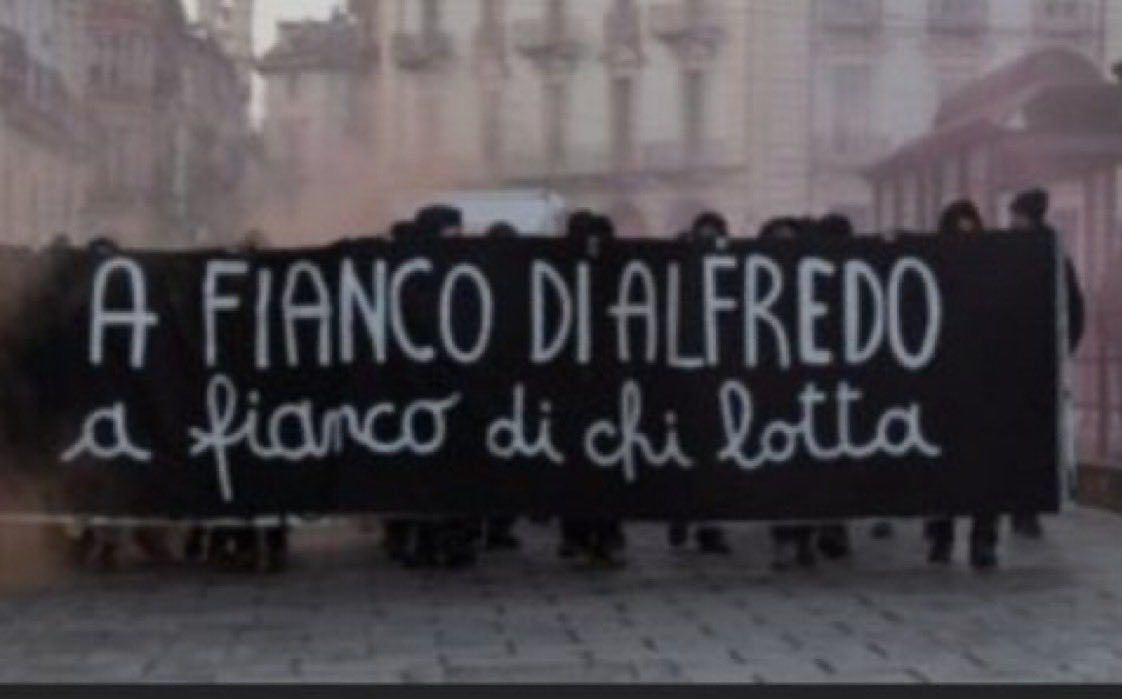 utopiaT46's tweet photo. #AlfredoCospito non è solo https://t.co/JE1RTTt9gI