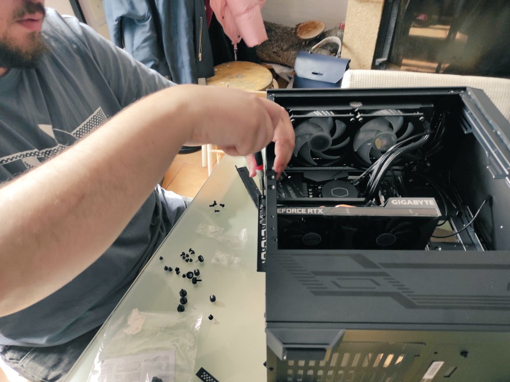 EternyEsport's tweet photo. 📖 BAC'AIR #4 📖

Vous vous souvenez du dernier Bac'Air et de la galère du setup stream ? 

Bah voilà maintenant si on a encore le moindre problème on revend l'asso a @MystralEsport...

Il reste des places ➡️ https://t.co/knHHnL23Va https://t.co/trTH9zbwbx