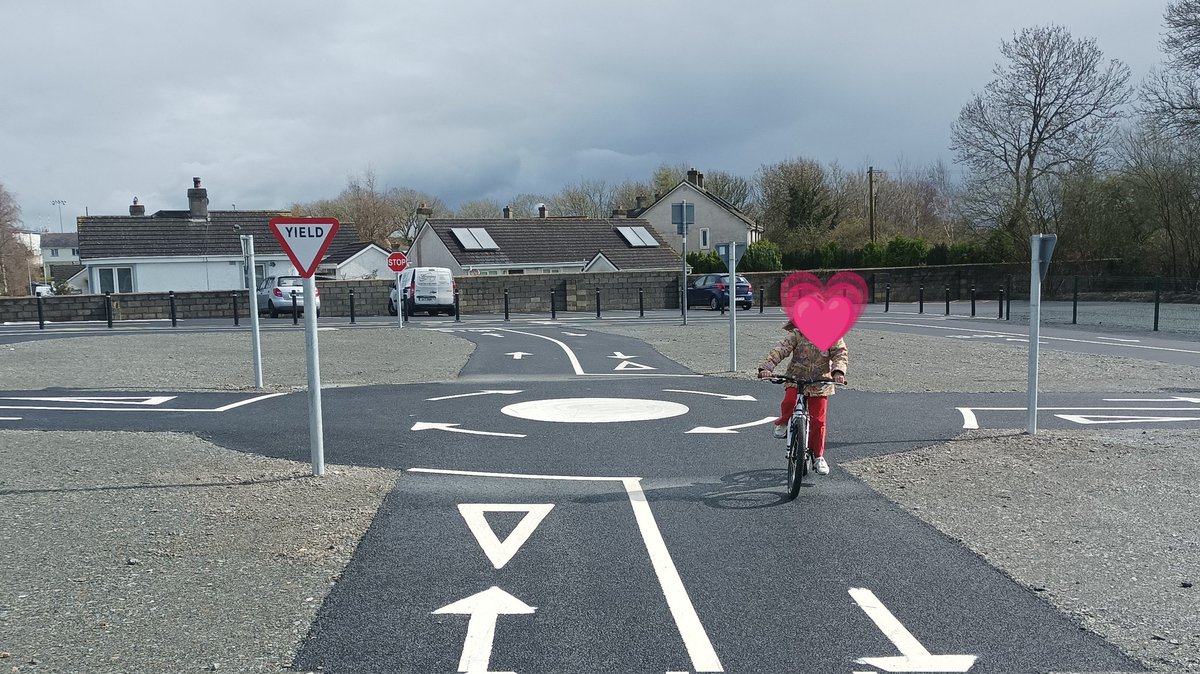 Great to try out the new Learn to Cycle track in Enniscorthy today, what a fantastic facility! 
#learntocycle #cycling #kidscycling #familycycling #enniscorthy #wexford