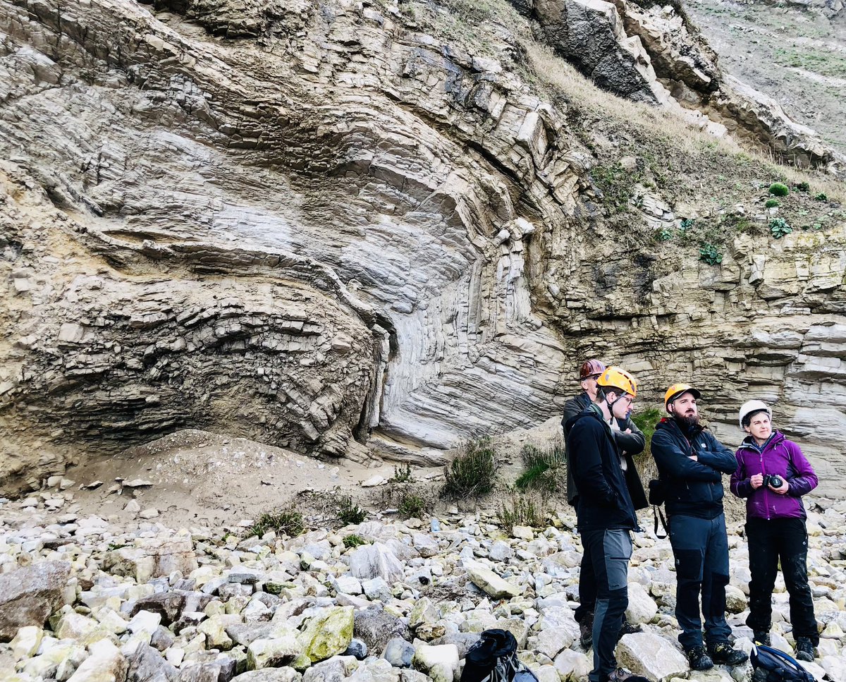 geopeteal's tweet photo. I’m sure there was some interesting geology here somewhere… 🤔 https://t.co/Q5exvZ3Ga5