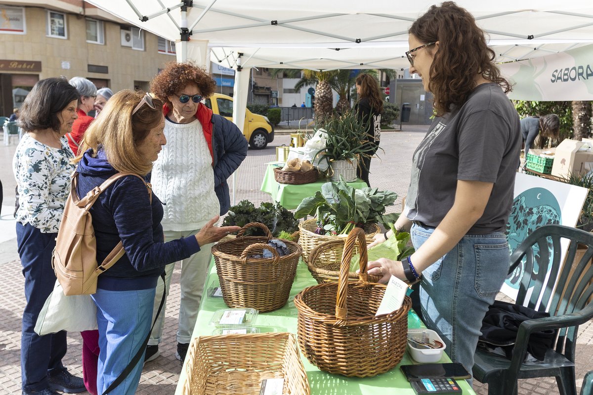 Castelló ha iniciat hui el mercat mensual agroecològic Sabora amb molt bona resposta

agronewscomunitatvalenciana.com/castello-ha-in…
