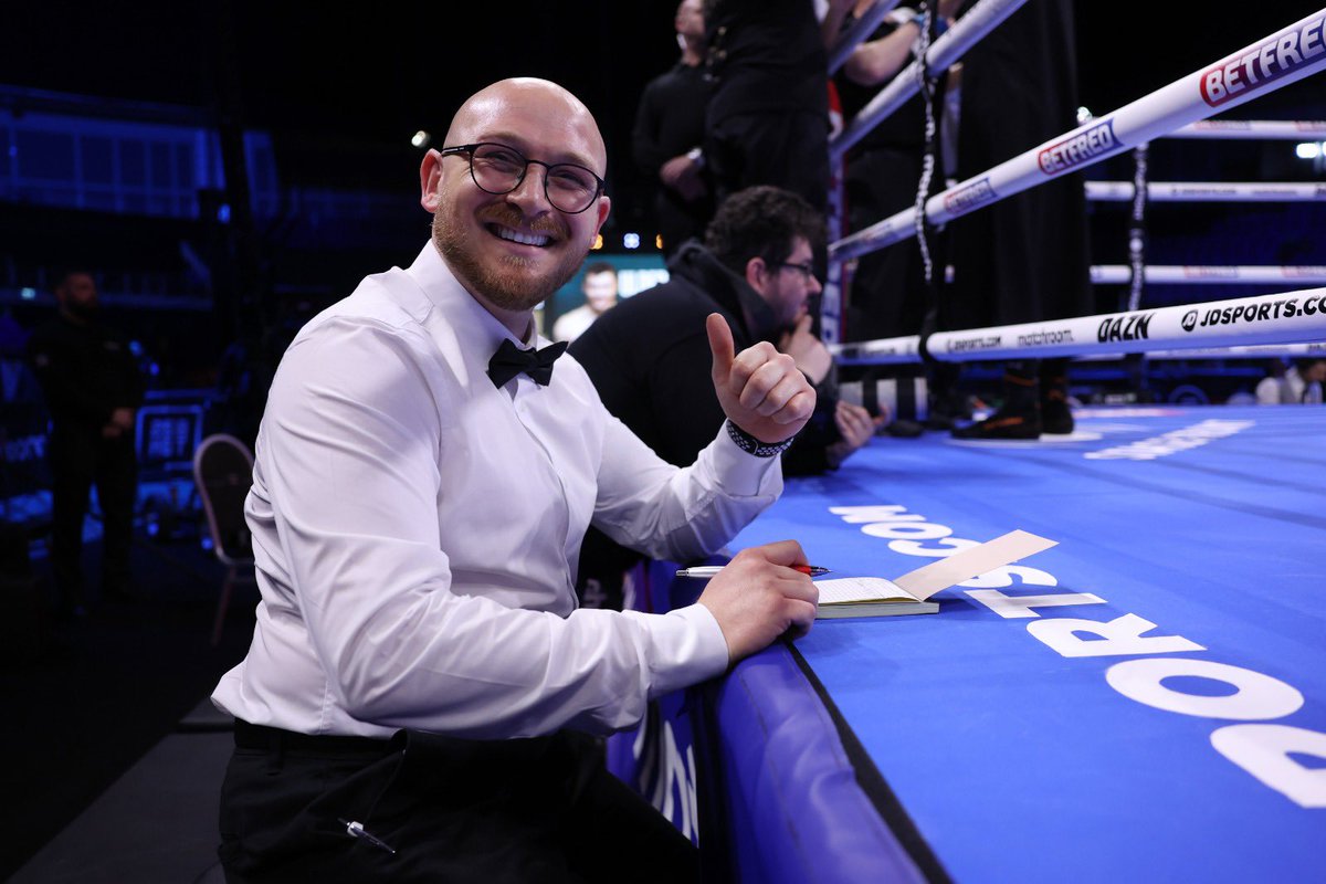 IFL TV (@ifltv) on Twitter photo Journeyman last Saturday, judge in training this Saturday 📝
Just a week after retiring from boxing, <a href="/Poochi_17/">Poochi Van Poetsch</a> is back ringside already as he continues his quest to be a qualified official 👏🏼
📸 <a href="/MatchroomBoxing/">Matchroom Boxing</a>
#JoshuaFranklin Journeyman last Saturday, judge in training this Saturday 📝
Just a week after retiring from boxing, <a href="/Poochi_17/">Poochi Van Poetsch</a> is back ringside already as he continues his quest to be a qualified official 👏🏼
📸 <a href="/MatchroomBoxing/">Matchroom Boxing</a>
#JoshuaFranklin