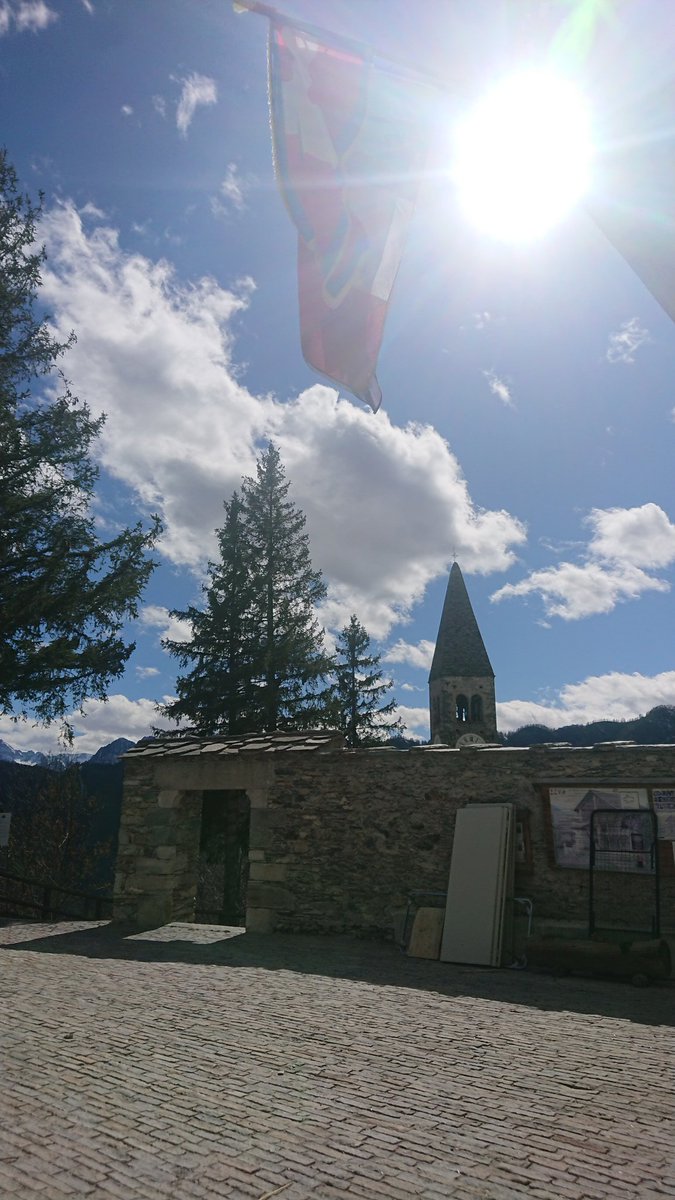 Oggi pomeriggio a Elva con Franco Faggiani e i caviè della #vallemaira #linventariodellenuvole