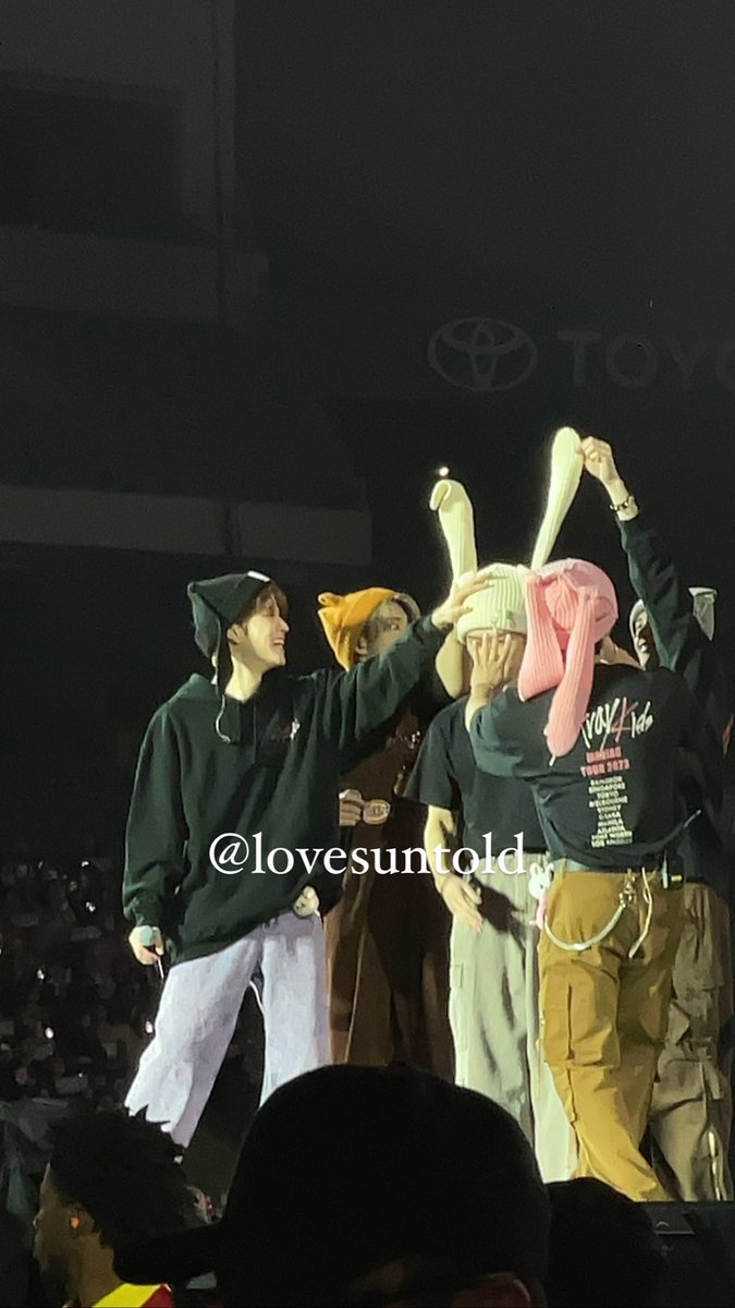 lovesuntold's tweet photo. my 2min 🥹🥹

#seungmin #leeknow #리노 #승민 #가관즈 #StrayKids_2ndWorldTour_MANIAC_ENCORE #StrayKids_2ndWorldTour_MANIAC   #MANIAC_ENCORE #StrayKidsInLA https://t.co/FjbRpBSsIL