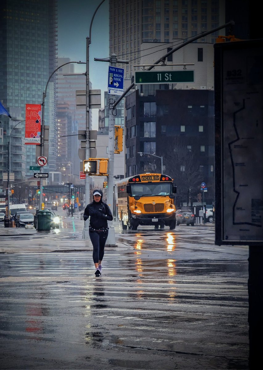 agulosso's tweet photo. Solid rainy 18K with the gang. #OMRC #runningsnaps #NYC https://t.co/UXRBixCFiN