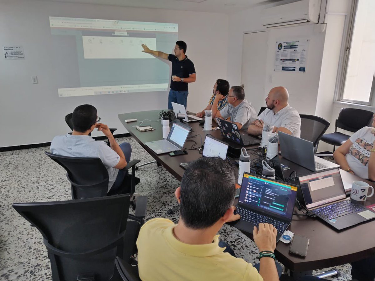 LizGutierrezR's tweet image. ✅ Realizamos sensibilización sobre herramientas de control en el marco del #MIPG.
✅ Avanzamos en la automatización del seguimiento al Plan de Desarrollo y Proyectos de Inversión con @DAPMCali y @GobiernoCali