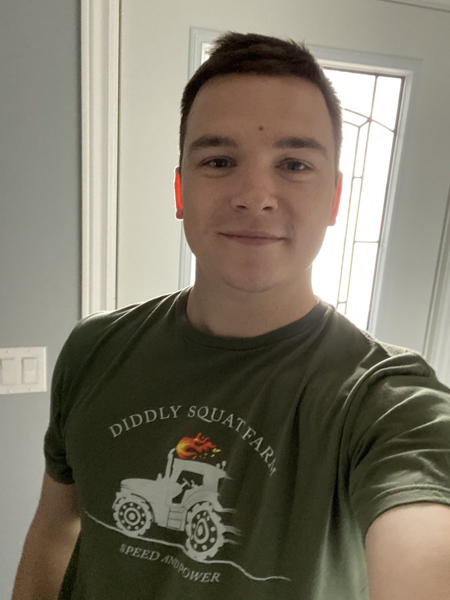 BonzoKEN's tweet image. @JeremyClarkson Love my new #DiddlySquatFarm shirt! From 🇨🇦 with love. 🔥#SpeedandPower #ClarksonsFarm