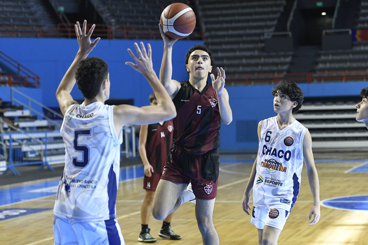 🥉 Mendoza se quedó con el tercer puesto del Argentino U15 masculino tras vencer 96-85 a Chaco.

📊 Brocal (20 puntos, 9 rebotes y 5 asistencias) y Nitzlnader (24 puntos), las figuras del vencedor. Tondini sumó 31 en el perdedor