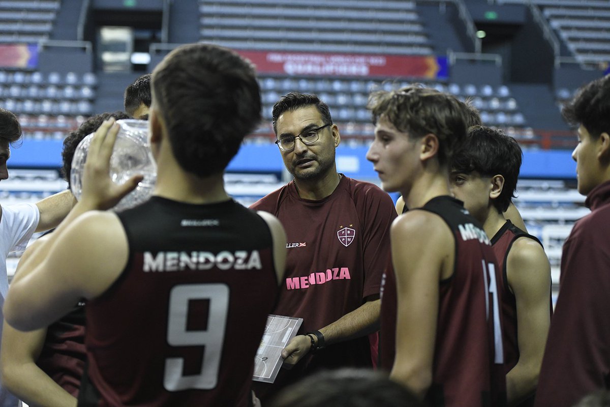 cabboficial's tweet photo. 🥉 Mendoza se quedó con el tercer puesto del Argentino U15 masculino tras vencer 96-85 a Chaco.

📊 Brocal (20 puntos, 9 rebotes y 5 asistencias) y Nitzlnader (24 puntos), las figuras del vencedor. Tondini sumó 31 en el perdedor https://t.co/yHpSXKi1AR