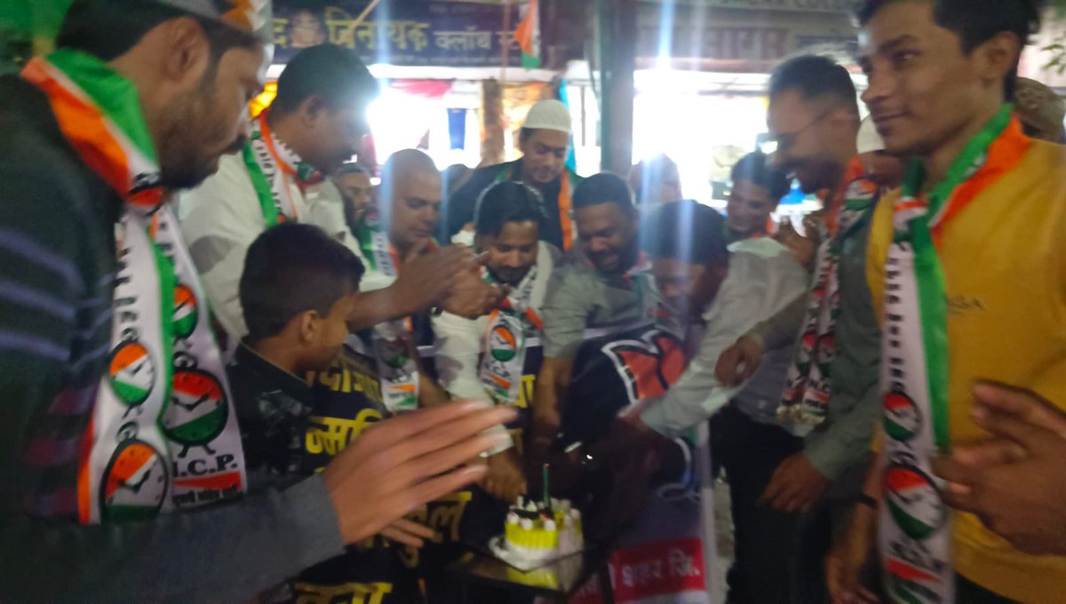 MahebubShaikh20's tweet photo. "एप्रिल फुलचा दिवस म्हणजे 
मोदी विकासाचा वाढदिवस"

राष्ट्रवादी युवक काँग्रेस,महाराष्ट्र प्रदेशच्या वतीने 1 एप्रिल हा " एप्रिल फुल चा दिवस #मोदीचा_विकासाचा_वाढदिवस"म्हणून राज्यभर साजरा करण्यात येत आहे.
आज राष्ट्रवादी युवक काँग्रेस,परभणी शहर, भिवंडी तसेच लातूर जिल्ह्यातील औसा,(1/1) https://t.co/N3ncxnaFIz