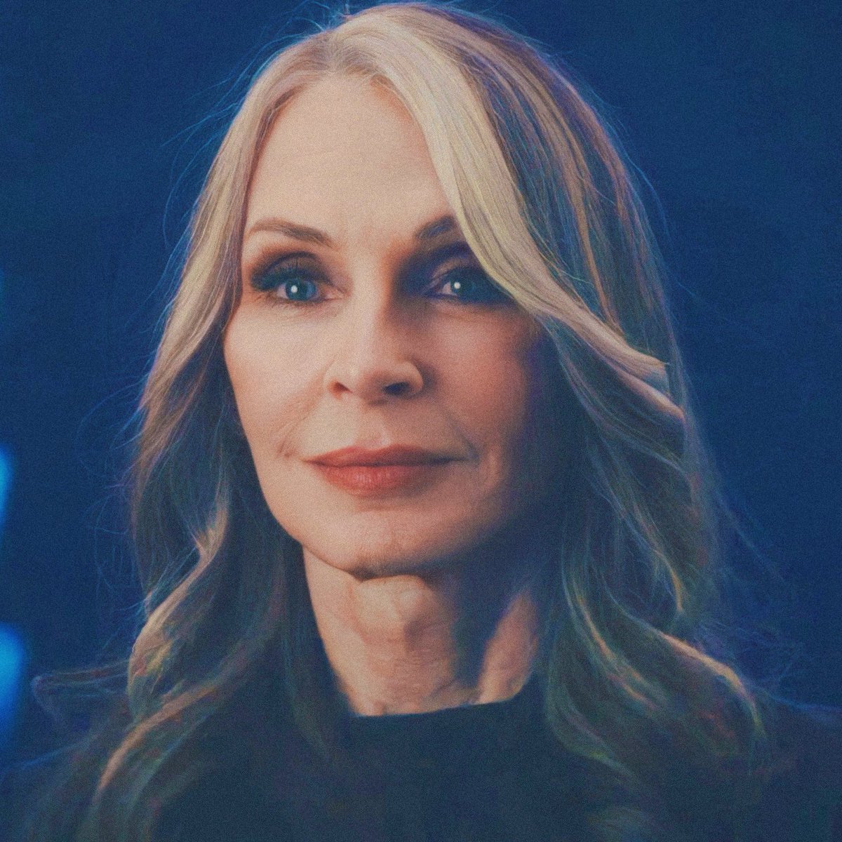 so beautiful 💙 also, hair goals!