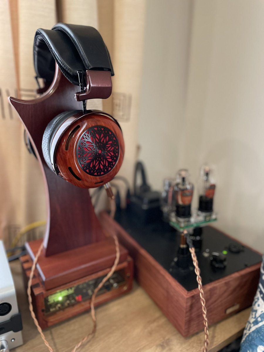 HoldMyBling tweet media