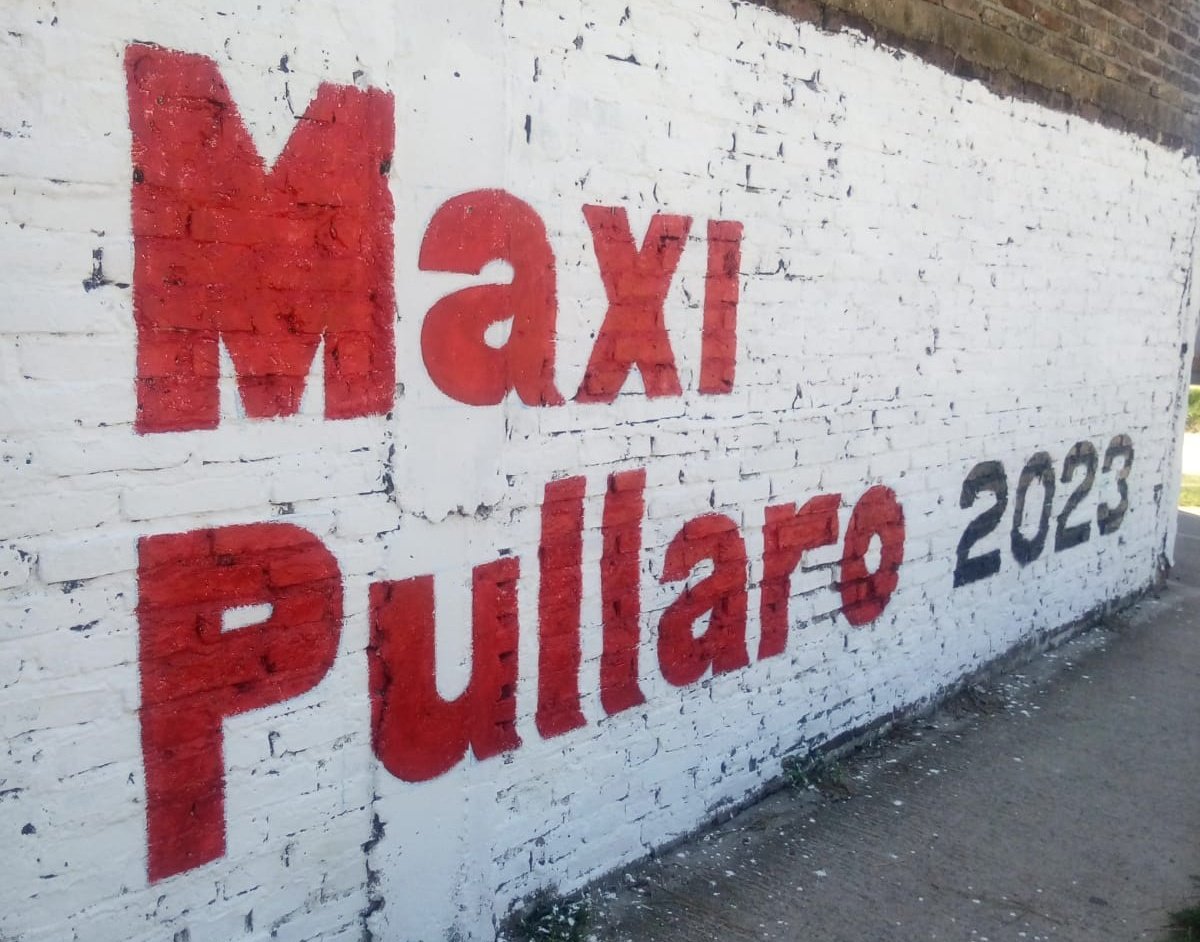 LAS PAREDES ANDAN DICIENDO 🇦🇹
Vecinos y vecinas de la ciudad de Santa Fe se suman a #MaxiPullaro2023
<a href="/maxipullaro/">Maximiliano Pullaro</a> 2️⃣0️⃣2️⃣3️⃣
¿Querés sumarte?