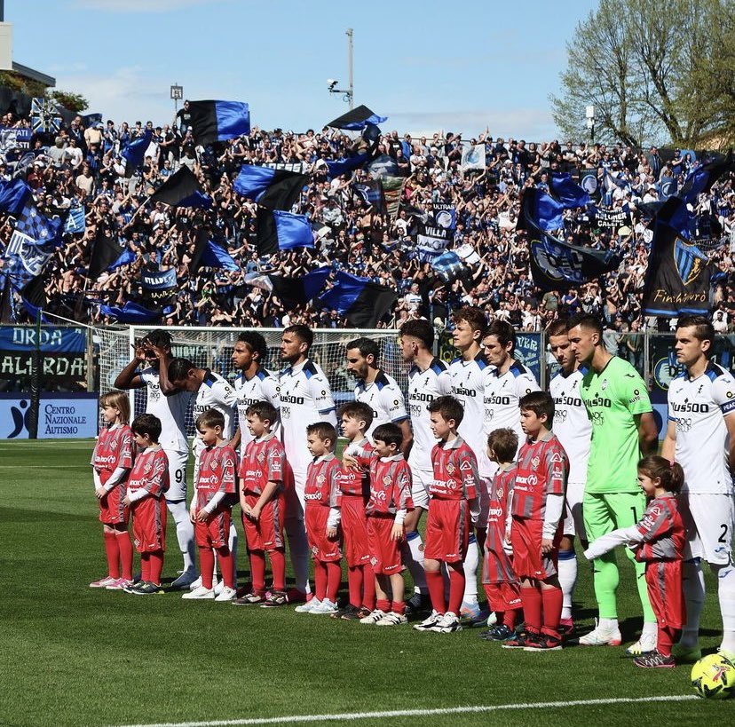 musso_juan's tweet photo. Torniamo a Bergamo con i tre punti. Dieci partite da qui alla fine, da affrontare come finali. #ForzaAtalanta 

Volvemos a Bergamo con los tres puntos. Quedan diez partidos, los afrontaremos como si fuesen finales. #ForzaAtalanta https://t.co/naggoyYl5M