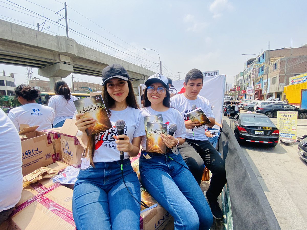 AdventistasUPN's tweet photo. ➡️ Vecinos del distrito de📍San Juan de Lurigancho se acercan al concierto móvil donde promocionan la lectura y la sintonía de la radio @NuevoTiempoPeru 103.3 FM 📻 #PerúSíLee #ImpactoEsperanza https://t.co/6uYAlyZiGB