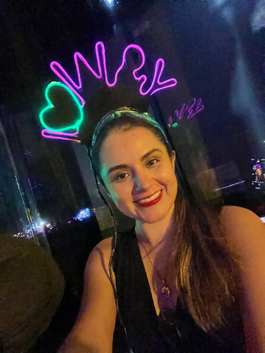 Sofialugo's tweet photo. Es que como se supera el concierto de @wisinyyandel en pal norte? si paso estooooo!!!!! 😱🤩💫 #siemprefan https://t.co/pw3tsGA6na