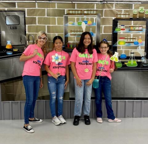 MsE_teaches's tweet photo. Super proud of these goaaaalllll crussshhhherrrs and the amazing work they did representing @spiritbelieves at the #VCSScienceExpo. S/o to our TOTY Mrs. McCormick for working with our #VCSscientists https://t.co/qYqzJi7nl6