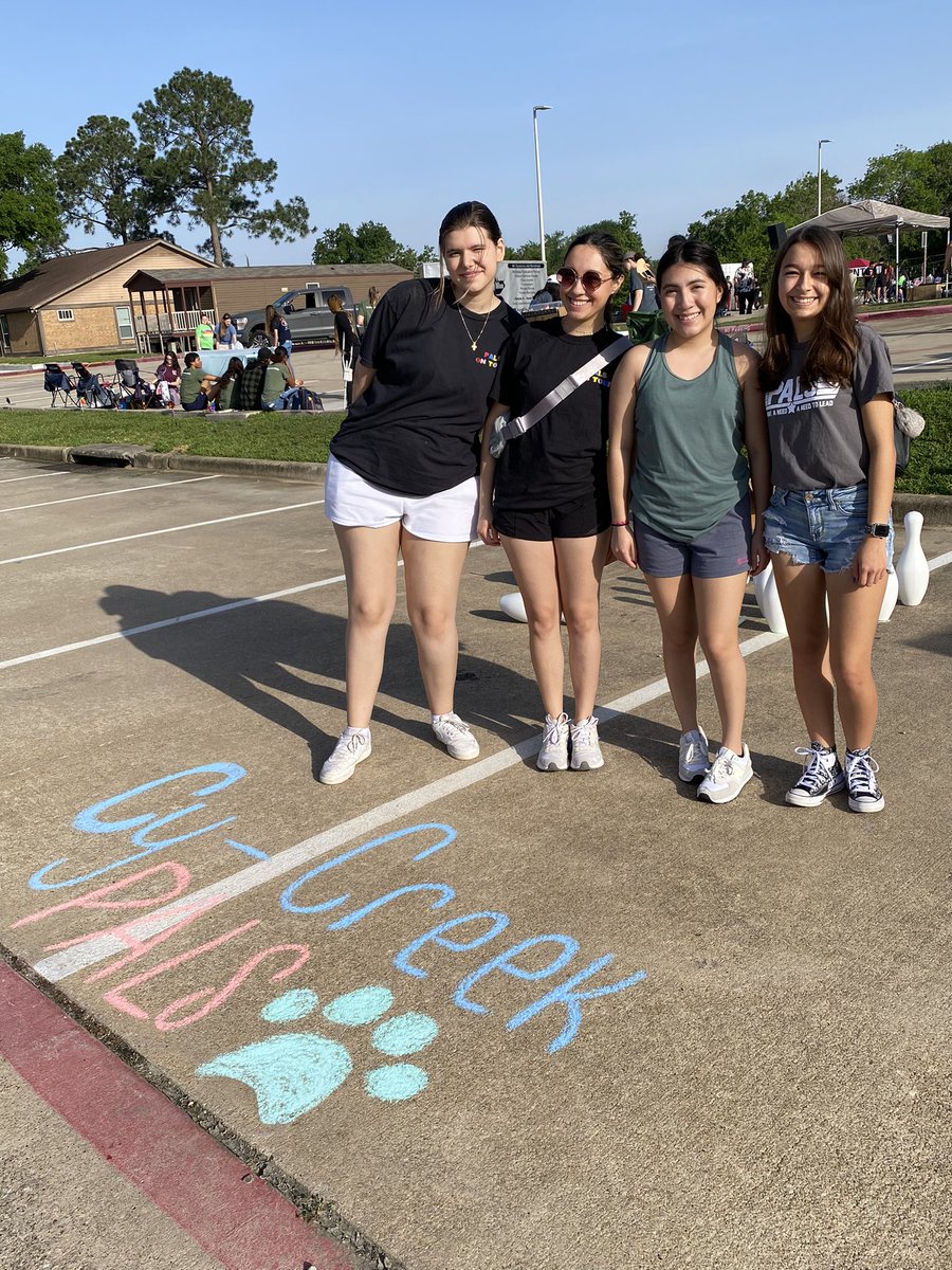 Cy Creek PALs helping out at Reach Unlimited’s Spring Festival. 💙🫶🏽 What a beautiful day to serve our community!