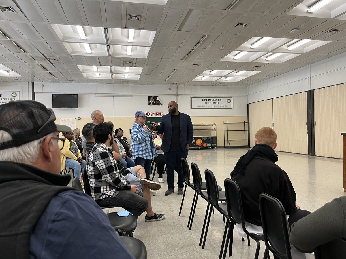 CannadyWill's tweet photo. Great @officialSCUSD School Safety meeting this morning at @JFKHSCOUGAR. Thank you @chinua_rhodes @twkayatta @RickJenningsD7 &amp; Lt. Galliano w/ @SacPolice #Pocket #PocketSafety https://t.co/vBsTdtsJDl