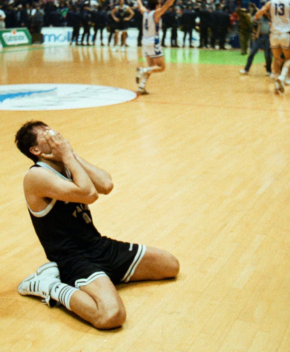 clowns_atak's tweet photo. Τιμή στον μεγάλο Μπάνε που μαζί του έκλαψα για πρώτη φορά για τον μεγάλο Π.Α.Ο.Κ.
#prelevic #ΠΑΟΚ #PAOK https://t.co/1tCL4gxLXK