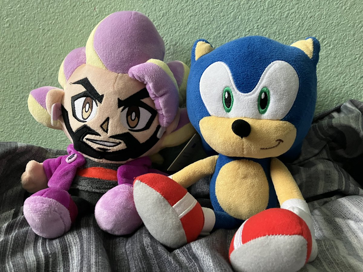 PoweruplegendBe's tweet photo. The @OnTheDownLoTho marketable plush just arrived 😳 https://t.co/GlrqEPr3a7