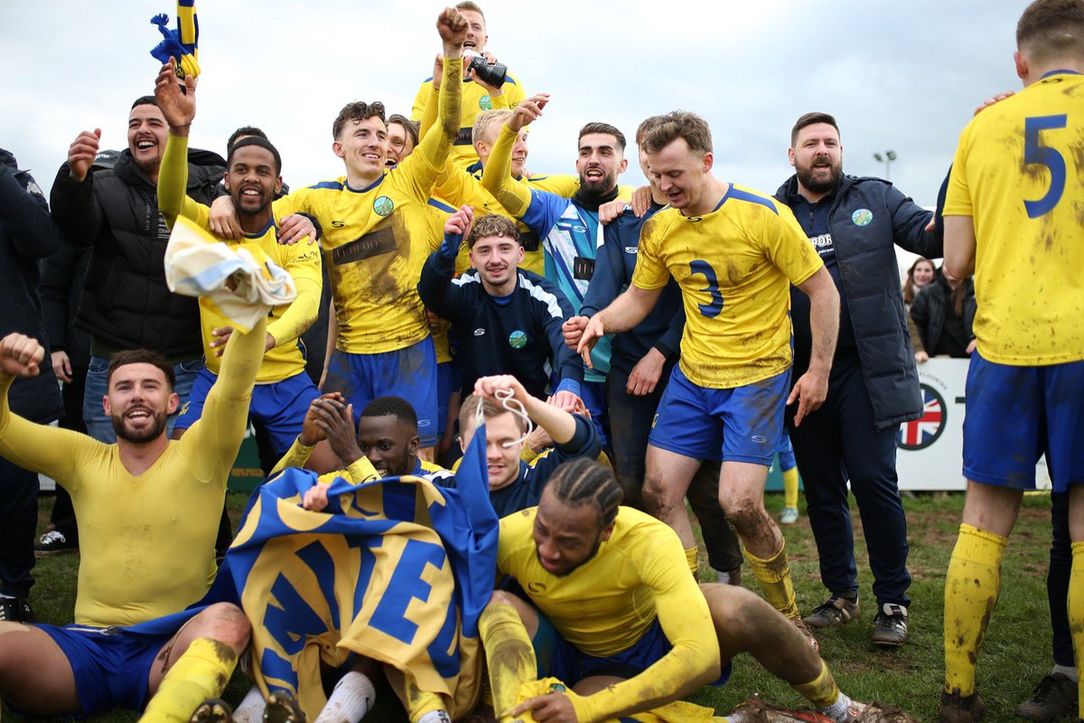 💛 THIS TEAM. HISTORY MADE. WEMBLEY BOUND. 

#WeAreAscot #UptheYellas #FAVase