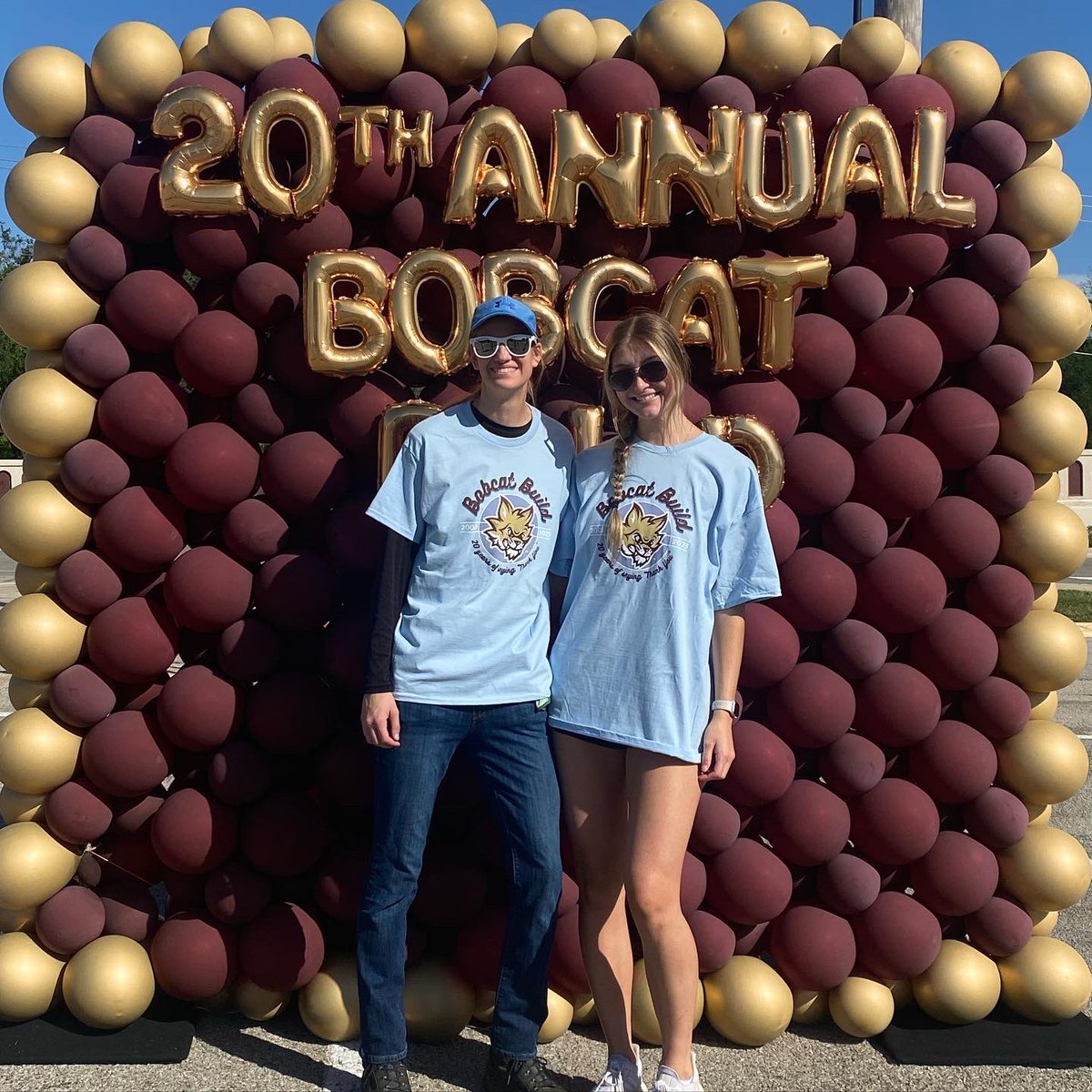 TexasStateVball's tweet image. 𝐁𝐨𝐛𝐜𝐚𝐭 𝐁𝐮𝐢𝐥𝐝 is a way for TXST Students to say “Thank You” to the San Marcos Community. Our team loved the opportunity to help clean up enclosed garden beds while shaping up the landscape in the area. Thank you San Marcos, we love you 💛 @BobcatBuild #BobcatBuild2023