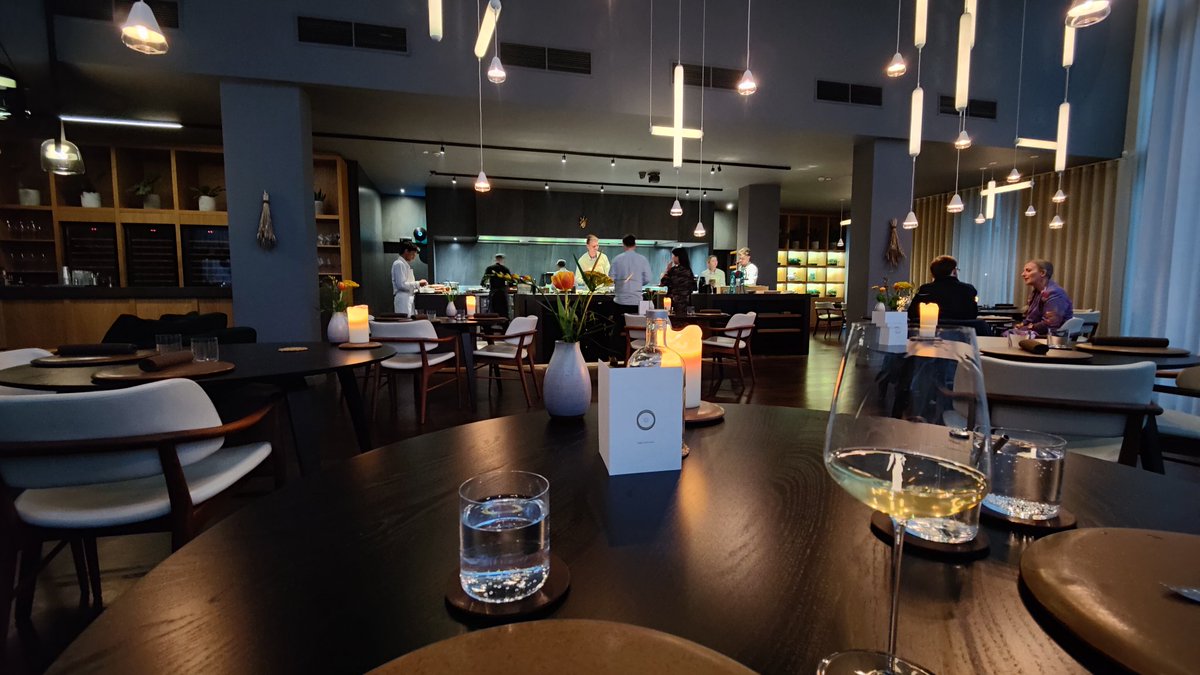 Celebrating 6th anniversary with <a href="/GirlGeekUpNorth/">ᑕᒪᗩIᖇᕮ ᗯIᑕᕼᕮᖇ 🧟‍♀️</a> at the wonderful Mana restaurant by <a href="/Simonmartinmana/">Simon Martin</a> 
#TheMenu