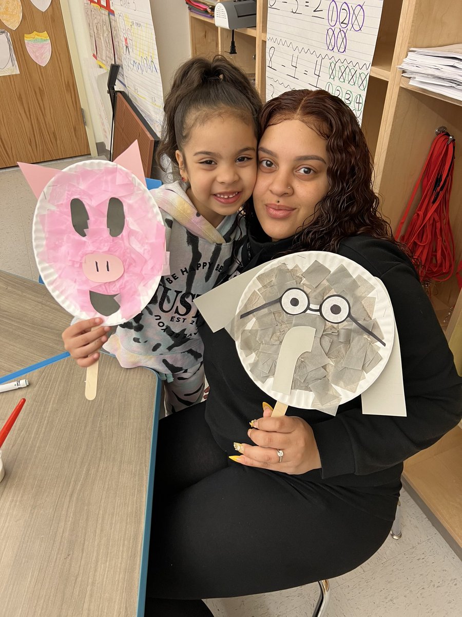 JMEvanouskas's tweet photo. Literacy Night success at #WAELs. A successful night engaging parents and our young learners in the work we are doing to build a love of reading! @kolayokunjr @LaurenR103 @j_lamanno https://t.co/7ZbX7tsIGN
