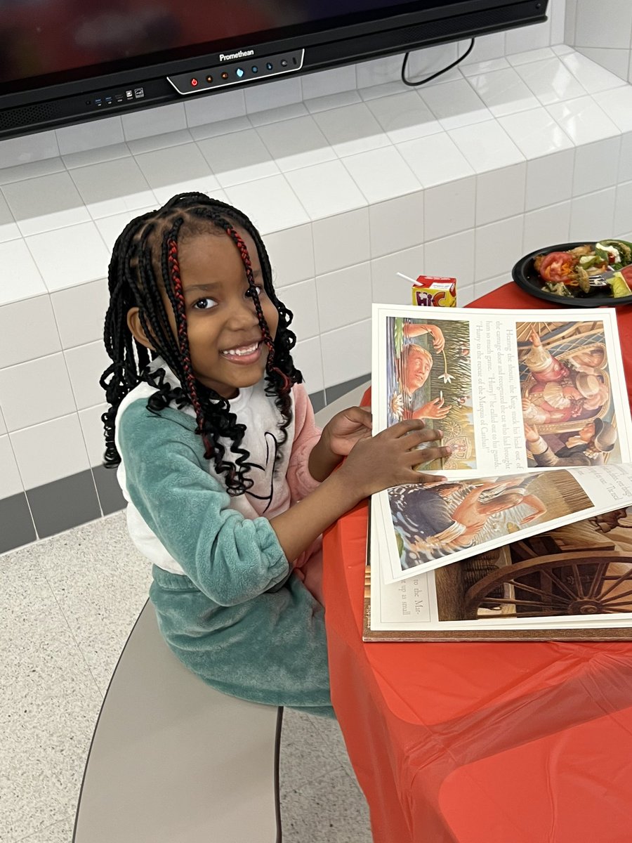 JMEvanouskas's tweet photo. Literacy Night success at #WAELs. A successful night engaging parents and our young learners in the work we are doing to build a love of reading! @kolayokunjr @LaurenR103 @j_lamanno https://t.co/7ZbX7tsIGN