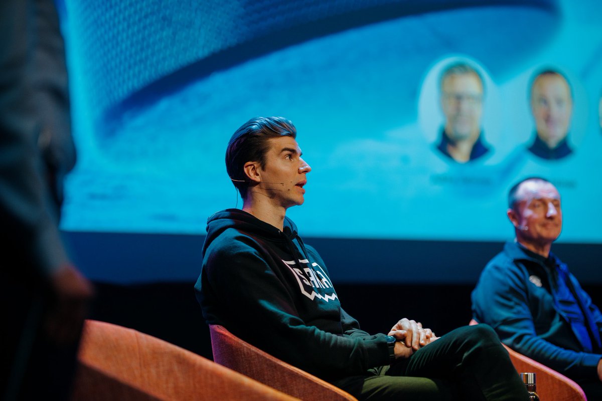 SAHAtraining's tweet photo. Millainen on hyvä suomalainen urheilijan polku? Vastauksia etsittiin Pihlajalinnan järjestämässä  Urheilijan illassa Turun Logomossa, missä fokuksena oli lasten ja nuorten kehittyminen urheilussa. https://t.co/2HYYEESupF