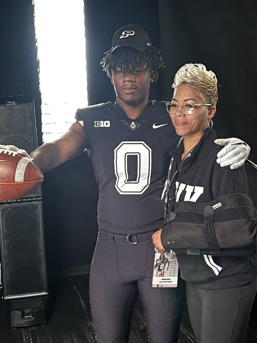 Had a great time at @BoilerFootball today. Thank you @Coach_JoeDineen for the invitation 
@coach_mal @MickWalker247 @smoothperk @CoachKelich