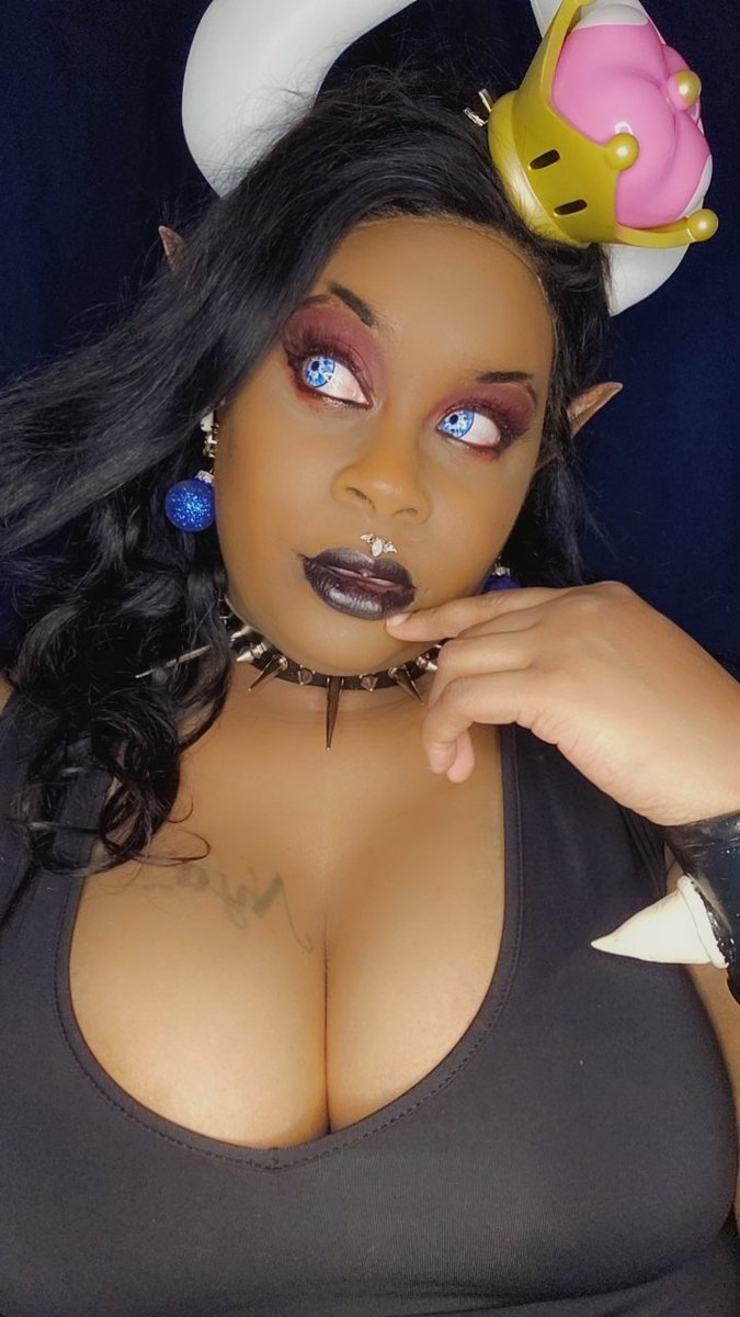 houseofghoul's tweet photo. Hope everyone has a wonderful weekend 💜. We are getting closer and closer to @supermariomovie . 
#cosplay #Nintendo #bowsette #bowser #SuperMario #ladyhellspawn #BLERD https://t.co/KEZdy9AiLM