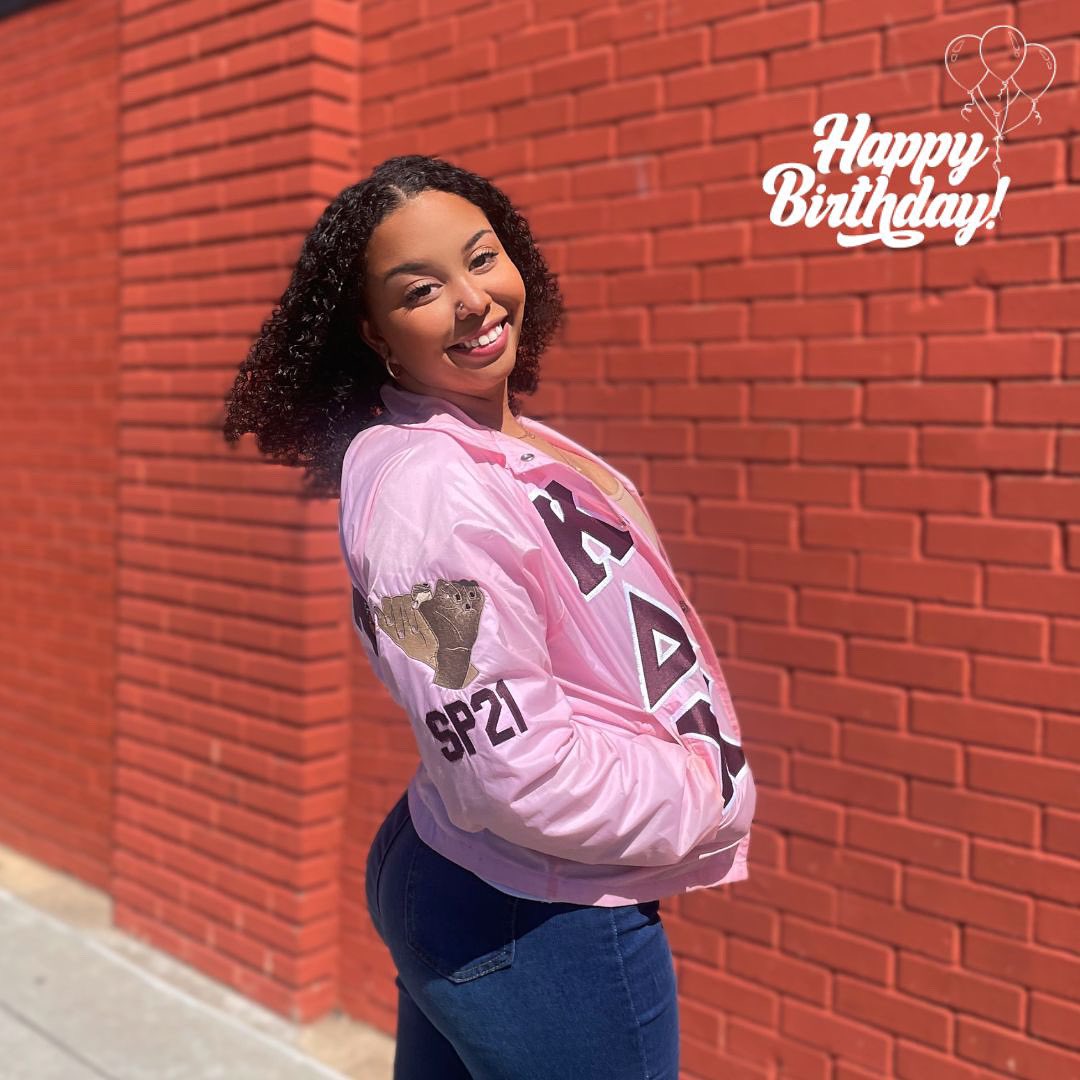 oukdchi's tweet image. Happy birthday to our sister Jiara “Solana” Johnson De-Arcos from our Alpha Lambda class💖

Jiara, you are such a kind and caring person. We are glad to call you a sister and hope you enjoy your very special day! Sigma hopes you have the best 21st! 🎉

#ThisisSigma #KDChi