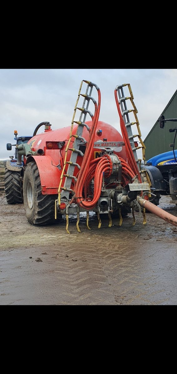 2pintpaddy's tweet photo. Getting the slurry out in early February made a massive difference in relation to driving on growth for my 2nd rotation. Wudnt have half the grass I have now without it 🐄🐄🐄. 

#Slurry #2ndRotation #GrassToMilk2023 https://t.co/9vNXyYAGHg