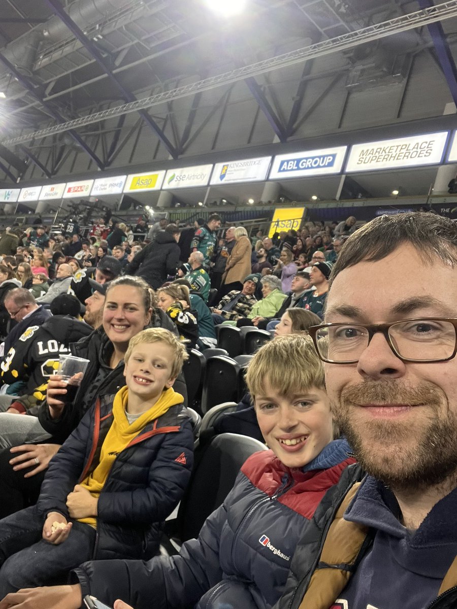 ckillen07's tweet photo. @BelfastGiants  #belfastselfie #gaintselfie https://t.co/Y1fBw2nklb