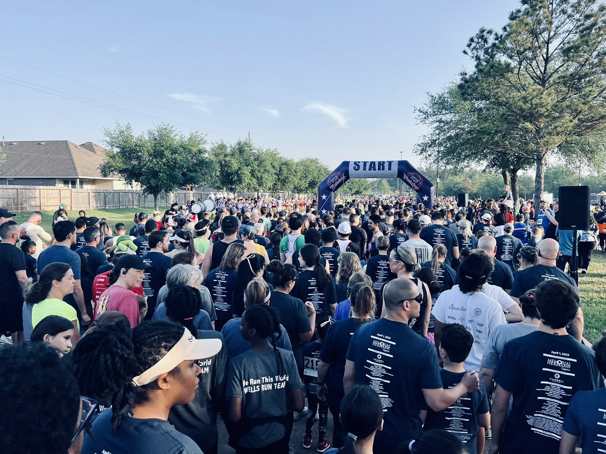 DanielArizpe's tweet photo. This morning we ran the @CyFairISD 10th Annual Superintendent's Fun Run benefiting the @theCFEF!

#CFISDFunRun #CFISDspirit #cypresstx #cyfairfd https://t.co/TVYIMGdPN0