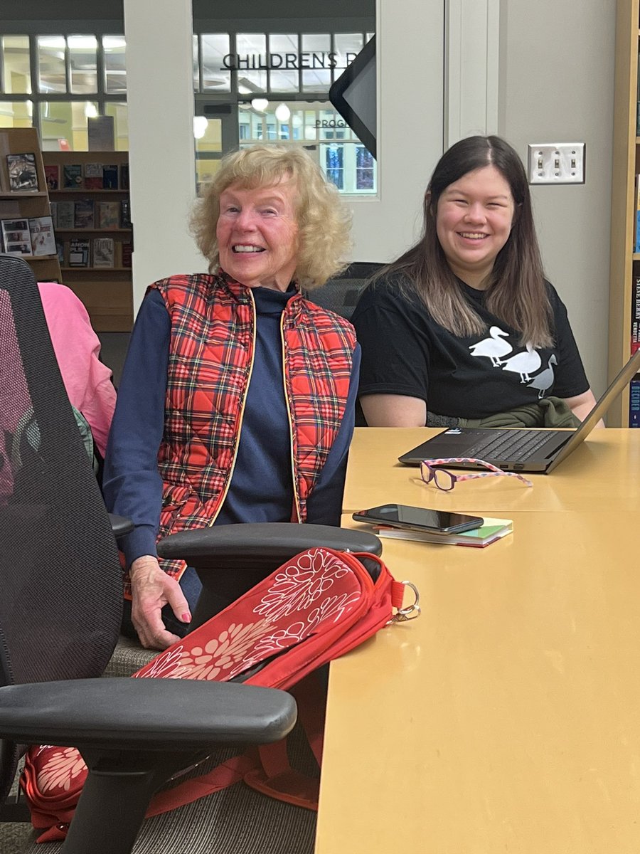 mmhslmc's tweet photo. #Mashpee Techsperts are offering tech help at Mashpee Public Library until 3pm! #connectedcommunity https://t.co/BnGh2KWpE3