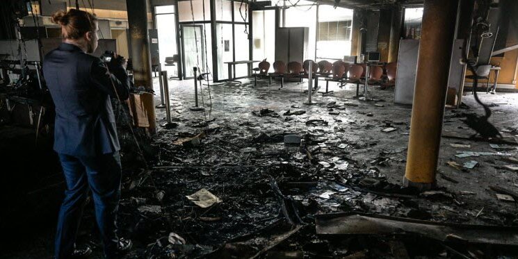 JUST IN: 🇫🇷 Tax center set on fire last night in France.