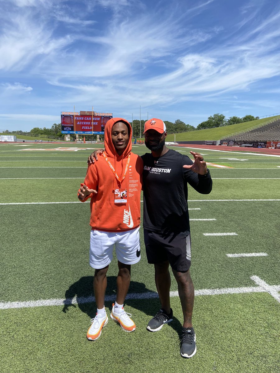 Trae “SHOWTIME” Davis tweet media