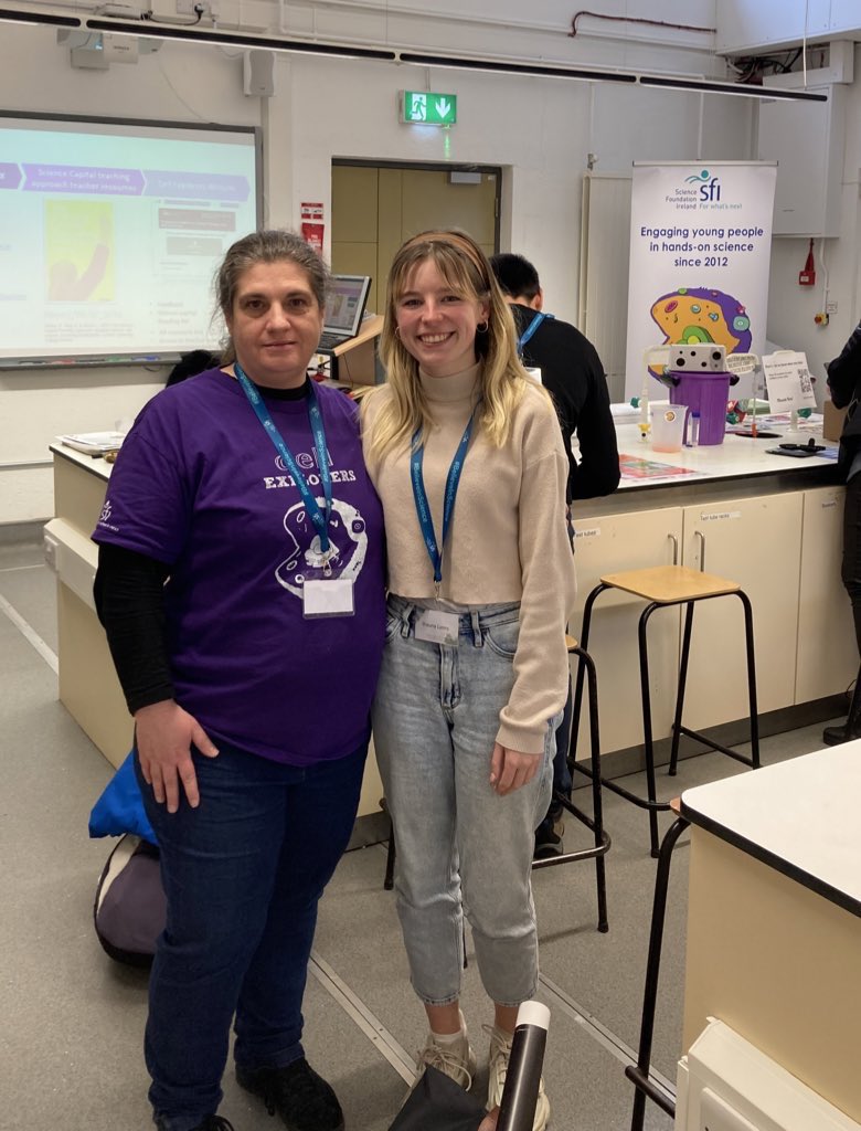 Science teacher and #cellexplorers alumna Shauna visited us workshop today. Shauna did her final year biotechnology research project on a inquiry-based classroom session on Europa & still love #FantasticDNA. We love happy reunion and to get news from past team members! #ISTA2023